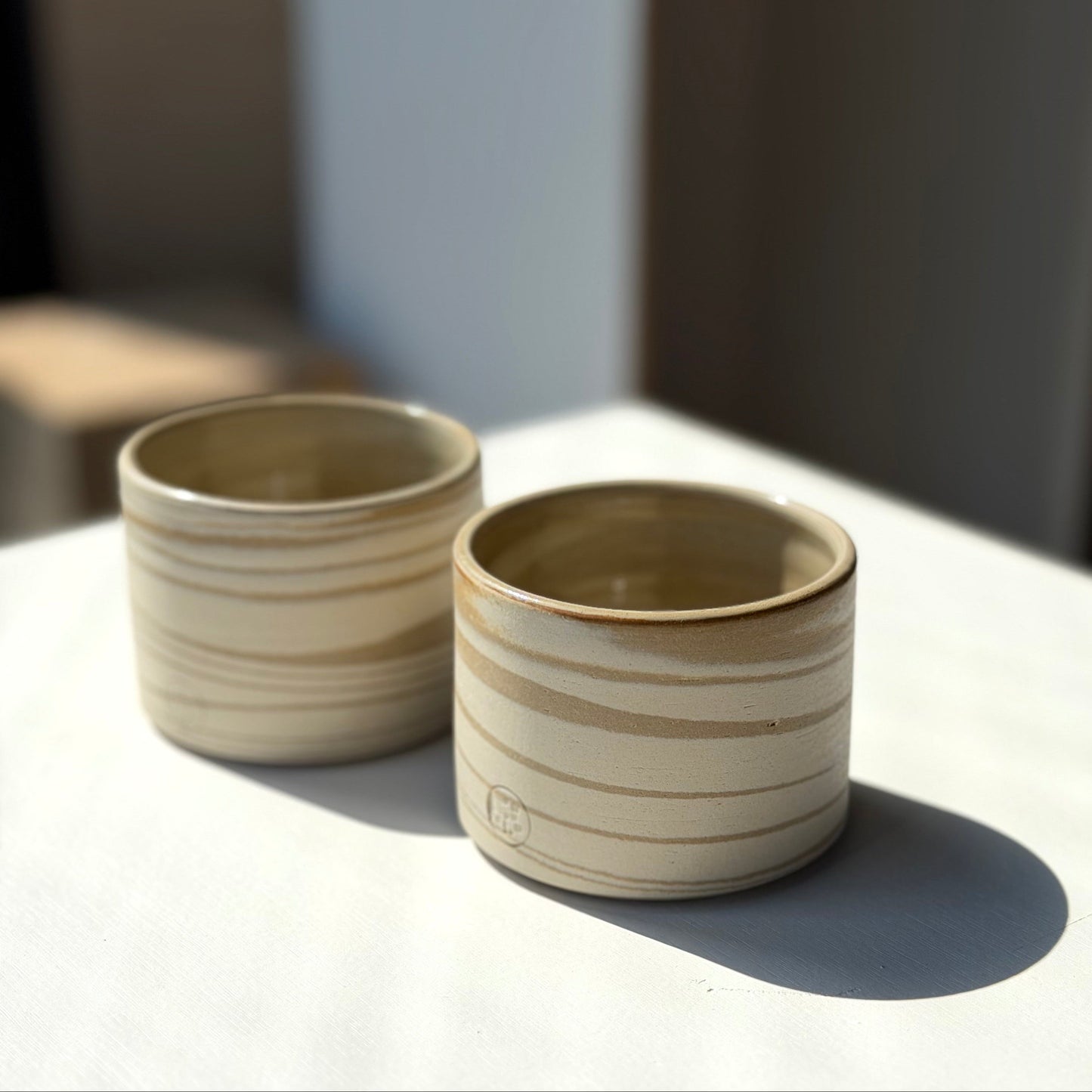 Marbled cup creme en zand mat