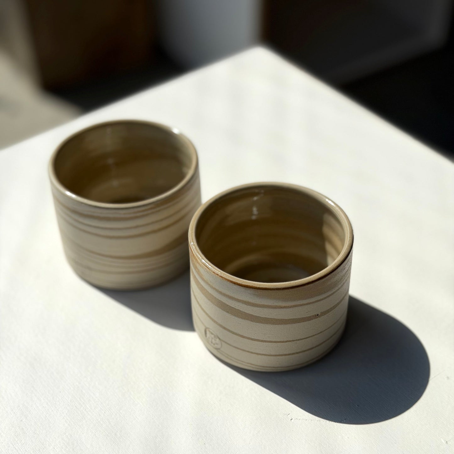Marbled cup creme en zand mat