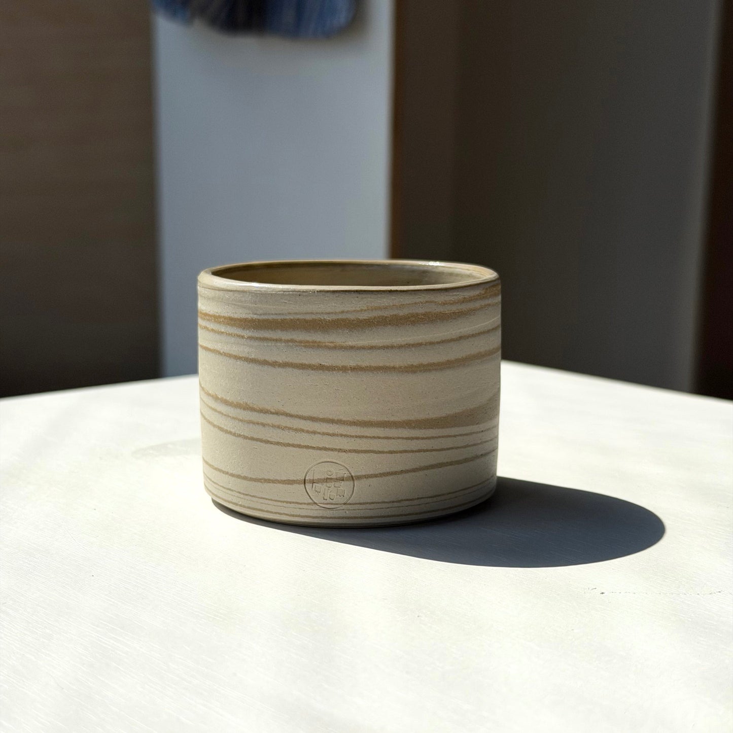 Marbled cup creme en zand mat